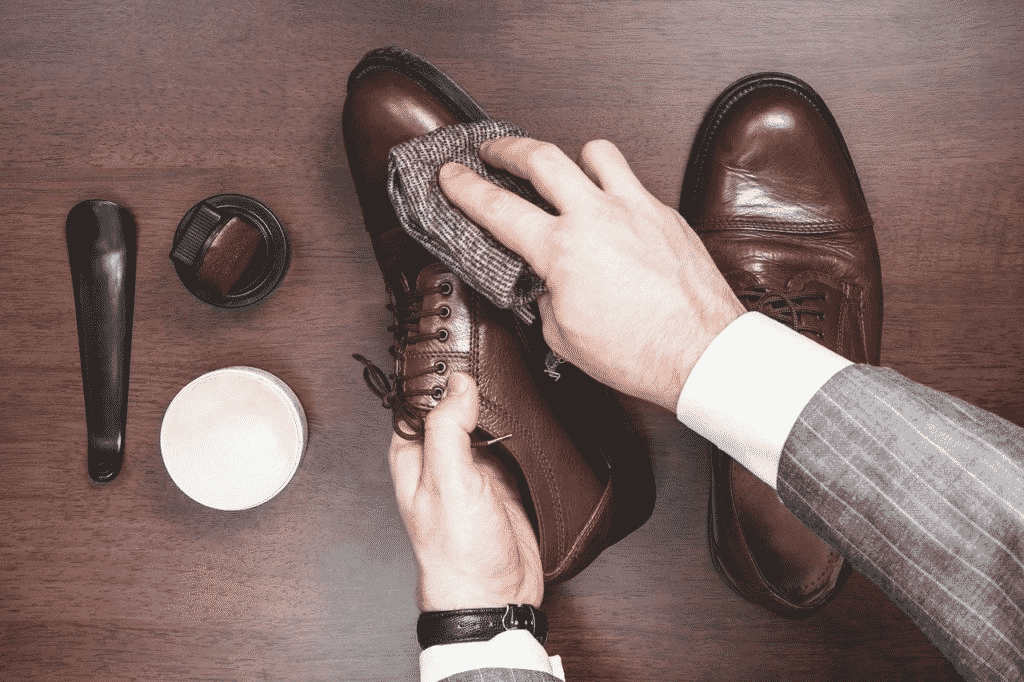 Як доглядати за взуттям